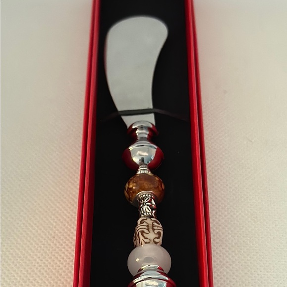 Elegant Silver and Gold Cheese Spreader - Picture 14 of 15